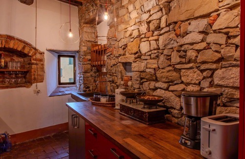Pergine Valdarno House | CASA DI VIGNOLO - 1200's original Tuscan house and village