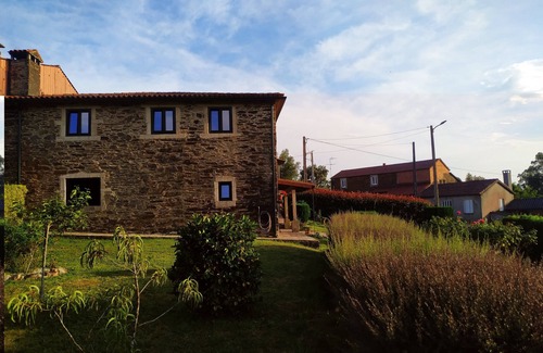 Touro Cottage | Casa do Castelo for 6 people