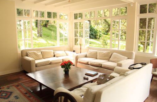 Jardim do Embaixador House | "Casa do Embaixador"- Estilo e ar puro à 3 min do centro - 9 pessoas e pet com conforto