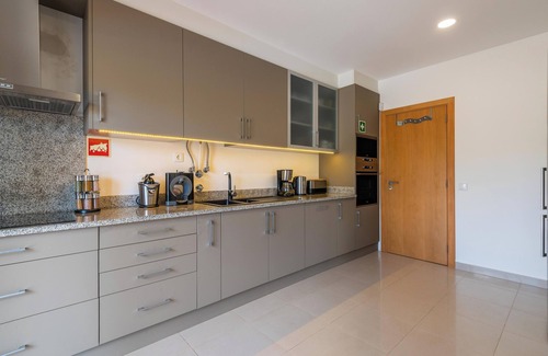 Portimao Villa | Casa do Pomar com Piscina Privada, perto da Prainha no Alvor!