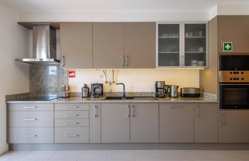 Portimao Villa | Casa do Pomar com Piscina Privada, perto da Prainha no Alvor!