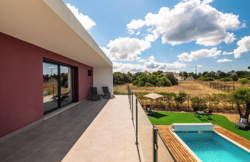 Portimao Villa | Casa do Pomar com Piscina Privada, perto da Prainha no Alvor!