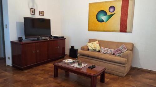 Aguas de Lindoia House | Casa em Aguas de Lindoia - Próxima ao balneário e da praça principal