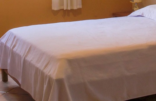 Itai House | Casa em Condomínio com Piscina e Acesso a Represa