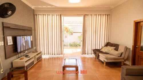 Penapolis House | Casa em Penápolis com Piscina e Churrasqueira