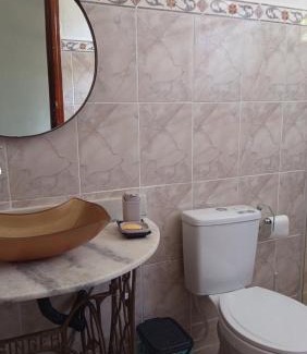 Jacone House | Casa em poucos passos da praia de Jaconé