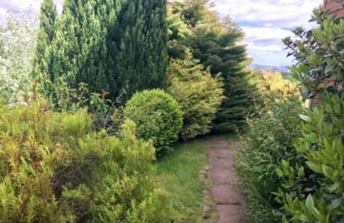Puerto Varas House | Casa en Altura con Vistas al Lago, Campo y Ciudad Para 9 Personas