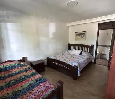 Armenia House | Casa en Armenia con Piscina muy cerca al Parque del Café