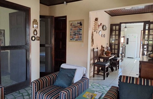 Itapoa House | Casa Enelzi 2 Suites + 2 Quartos, 3 WCs 80 m da Praia. Garagem, Gourmet. 10 pax