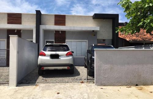 Enseada House | Casa Enseada 3 quartos para até 6 pessoas com 2 ar split