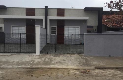 Enseada House | Casa Enseada 3 quartos para até 6 pessoas com 2 ar split