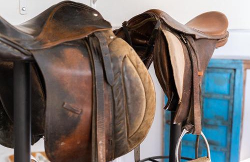 Estombar Apartment | Casa Estábulo- Cozy Rustic Farmhouse (HORSE LOFT)