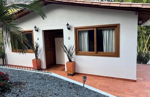 Marinilla Hotel | CASA EVE HOTEL Luxury suite w/jacuzzi nbreakfast included