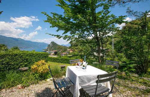 Castelveccana Villa | Casa Francesca Garden And View - Happy Rentals