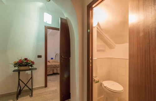 Grotte di Castro House | Casa Franco dreamlike apartment in the old town quarter