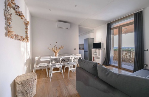 Castiglioncello House | Casa Frontemare con Scesa al Mare Privata