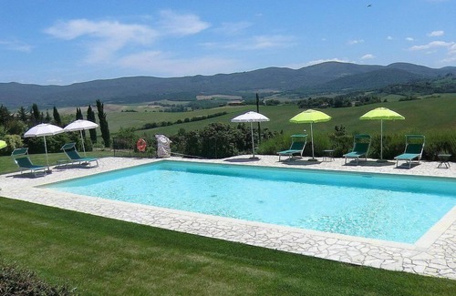 Lano House | Casa Gelso B: A cozy and welcoming apartment that is part of an ancient country house in the characteristic style of the Tuscan countryside, with Free WI-FI.