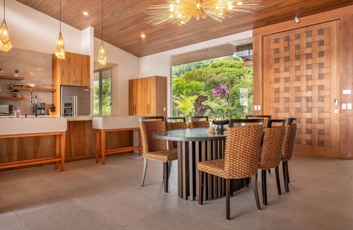 Tres Rios Villa | Casa Grande Del Mar in Puerto Cort s