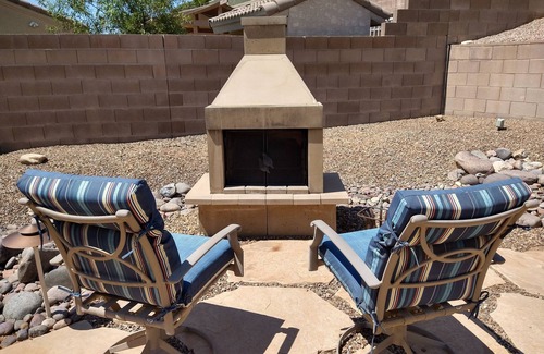 Monterra Knolls House | CASA GRIS-Heated spool-Bring your fur baby! Enjoy Naranja Park and bike trails.