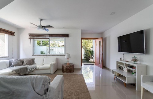 Niteroi House | Casa incrível com 04 suítes - 5 min de Itacoatiara