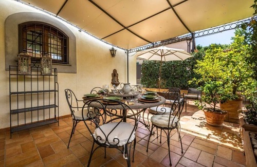 Castelnuovo di Farfa House | Casa Indipendente piu un Appartamento Piano Terra con Piscina