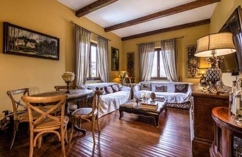 Castelnuovo di Farfa House | Casa Indipendente piu un Appartamento Piano Terra con Piscina