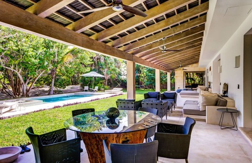 Zona Hotelera House | Casa Ixchel Luxurious Oceanfront Regal Estate in the Caribbean Sea