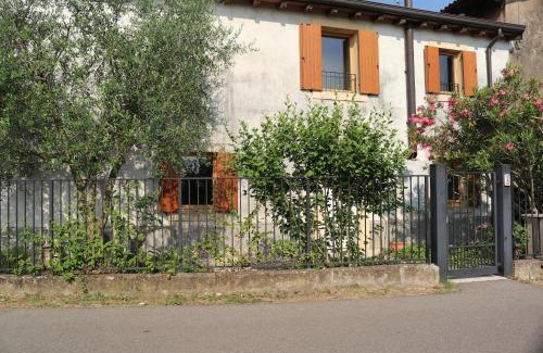 Borgo Milano Apartment | Casa Jasmin, 2 floors, private garden