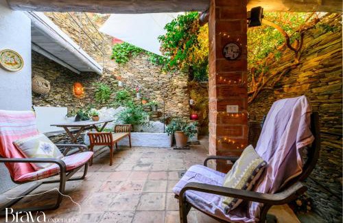 Cadaques House | Casa Jordi - Piedra y bóveda en el corazón de Cadaqués I 3 suites I 2 parkings I patio con bbq