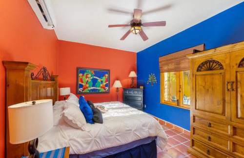 Nopolo House | Casa Juanchi Mountain views and just steps from restaurants, pool, and the beach of Loreto Bay