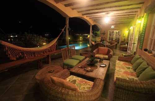 Bahia de la Academia Villa | Casa La Iguana - Galapagos waterfront luxury villa