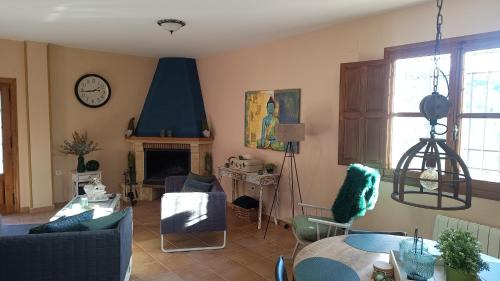 Majada Carrasca House | Casa Las Maletas