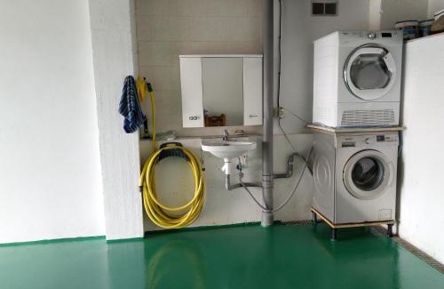 Cee House | Casa Leo