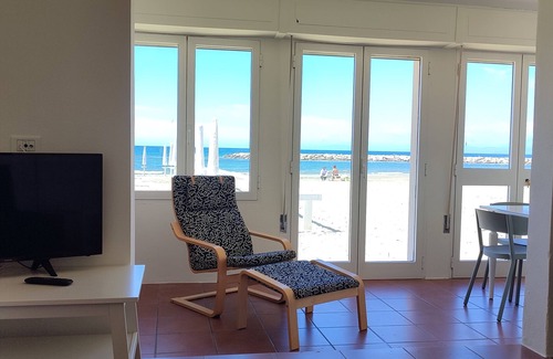 Follonica House | Casa Levante - Holiday home with direct access to the sandy beach