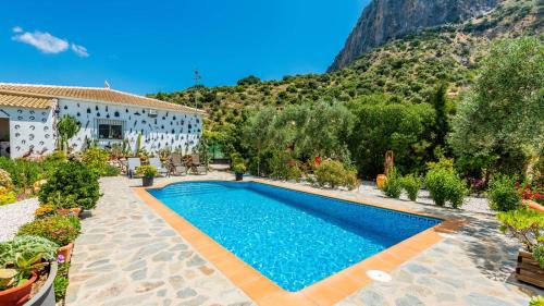 El Gastor Villa | Casa Los Cactus El Gastor by Ruralidays