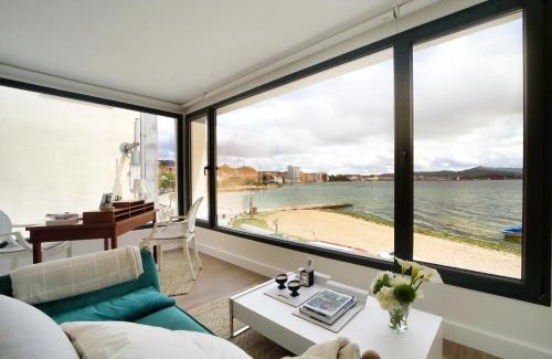 Carril Villa | Casa Maeca. En la playa y recién reformada.