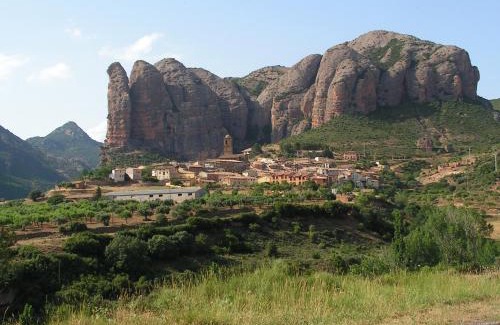 San Felices Villa | Casa Mallos de Agüero