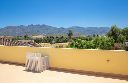 La Parata Villa | Casa Mari is a fabulous Villa with large swim pool, tennis, Games Room, garden