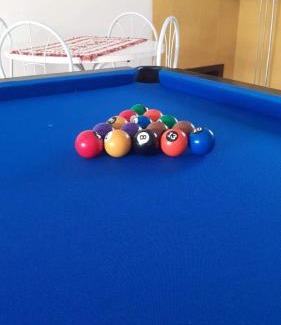 Balneario Arroio do Silva House | Casa Marron com vista para o mar 2, com mesa de Sinuca - 2 Km Centro