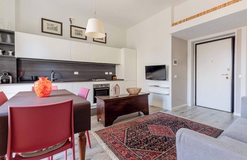 Porta Venezia Apartment | Casa Melzo, centre city garage&panorama terrace