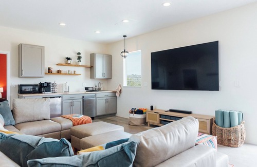 Joshua Tree House | Casa Milagros 5BR Pool Game Room Hot tub AC Desert views Sleeps 12
