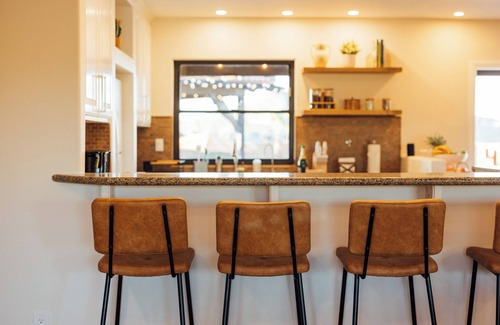Joshua Tree House | Casa Milagros 5BR Pool Game Room Hot tub AC Desert views Sleeps 12