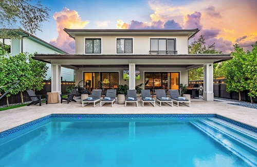 Tarpon River House | Casa Monstera | Heated Pool | Game Room | Golf