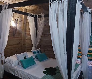 Apiai Other | Casa na Árvore - Chalé Quemeninho