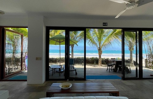 Puerto Villamil Apartment | Casa Naranja: Ocean View