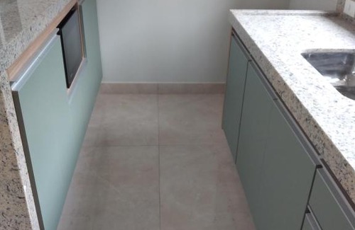 Quadra House | Casa no condomínio fechado ninho verde 1