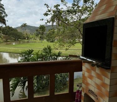 Camboriu House | Casa no lago