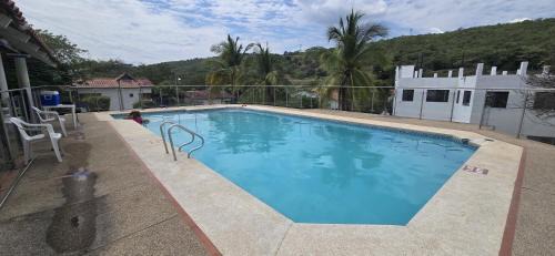 Girardot Villa | Casa Nueva en Condominio