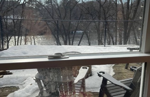 Menomonie Apartment | Casa on the Red Cedar River