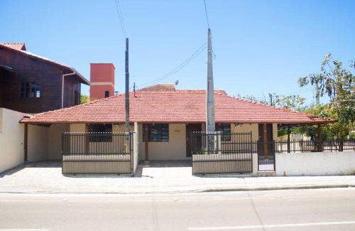 Praia da Armacao do Itapocoroi House | Casa ou Aptos à 800mt do Parque Beto Carrero World